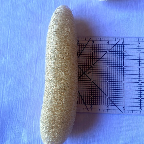 Natural Loofah Sponges. Set of 3 - Picture 4 of 5